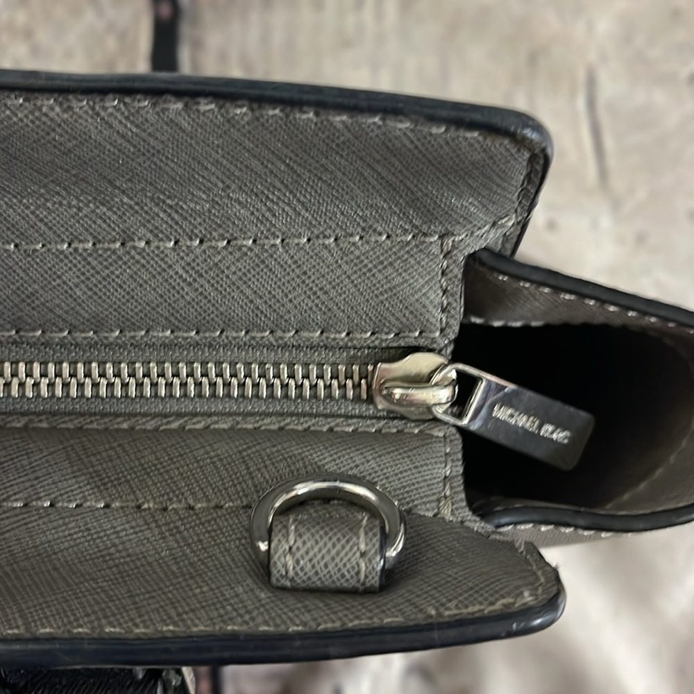 Michael Kors handbag - Picture 7 of 7